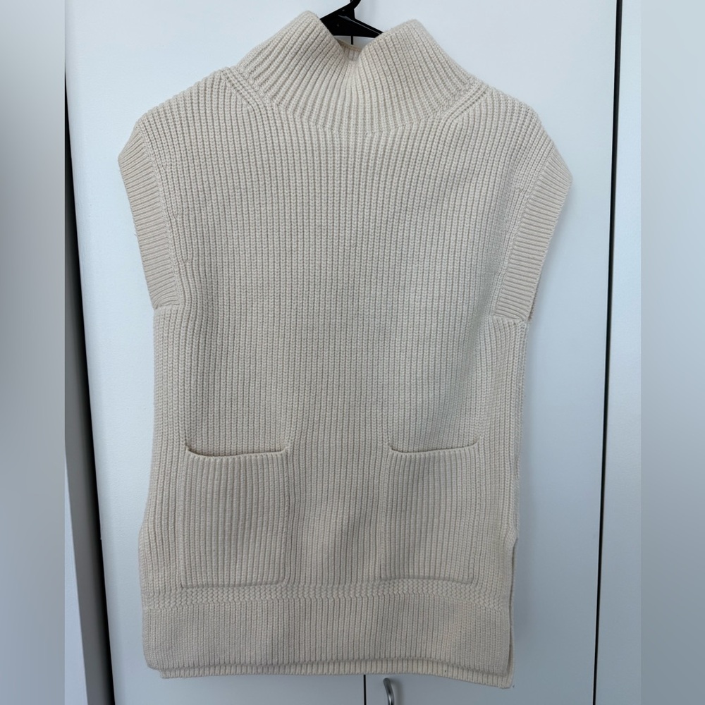 Banana Republic cream knit cardigan/sweater
